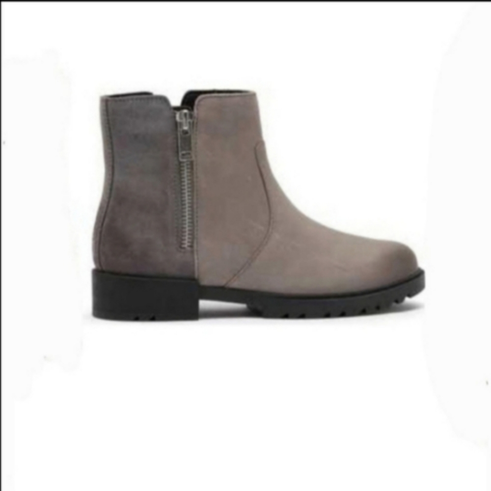 SOREL Emelie II Waterproof Leather Chelsea Boot - Picture 2 of 8